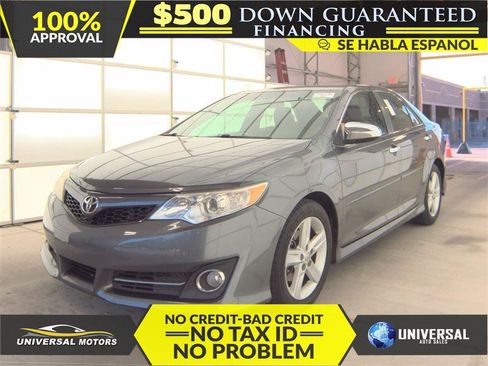 Used 2013 Toyota Camry SE FWD image 1