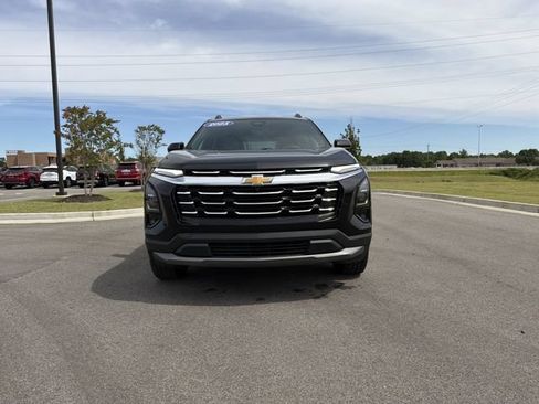Used 2025 Chevrolet Equinox LT w/ Convenience Package II FWD image 8