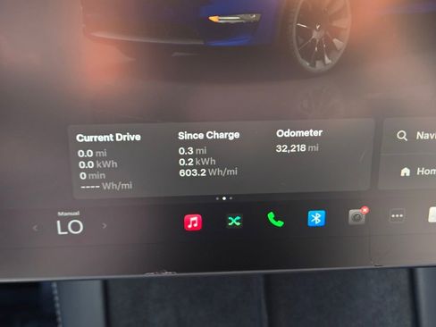 Used 2024 Tesla Model Y 2WD image 23
