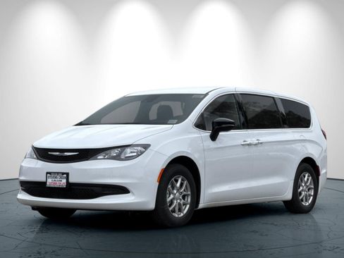 New 2026 Chrysler Voyager LX image 8