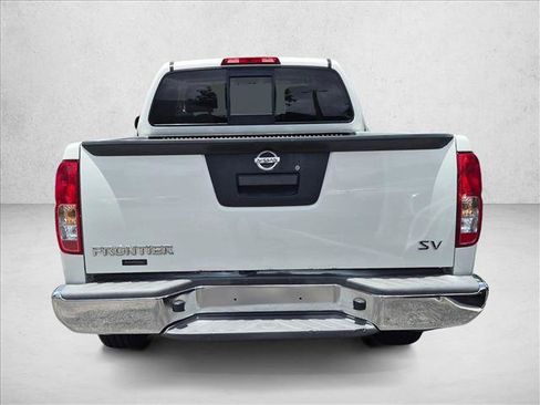 Used 2017 Nissan Frontier SV RWD image 4