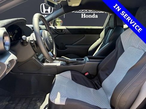 Used 2023 Toyota GR86 Premium w/ ALL Weather Mat Package (TMS) RWD image 9