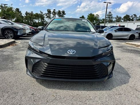Used 2025 Toyota Camry LE w/ Convenience Package FWD image 2