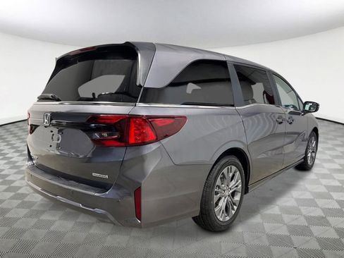 New 2026 Honda Odyssey Touring image 5