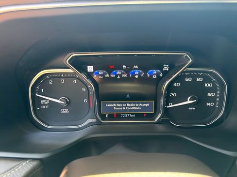 Used 2021 GMC Yukon Denali w/ Advanced Technology Package AWD/4WD image 15