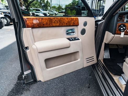 Used 2004 Rolls-Royce Phantom Sedan RWD image 22