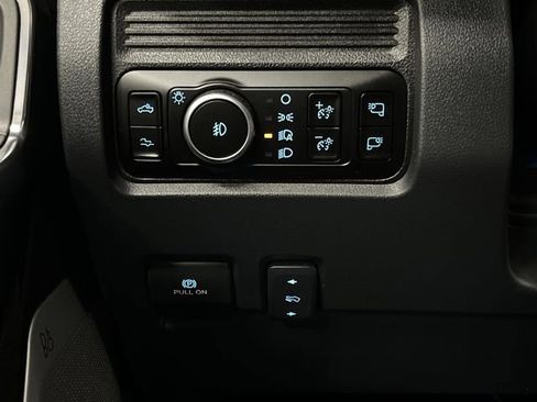 Used 2025 Ford F350 Platinum image 27