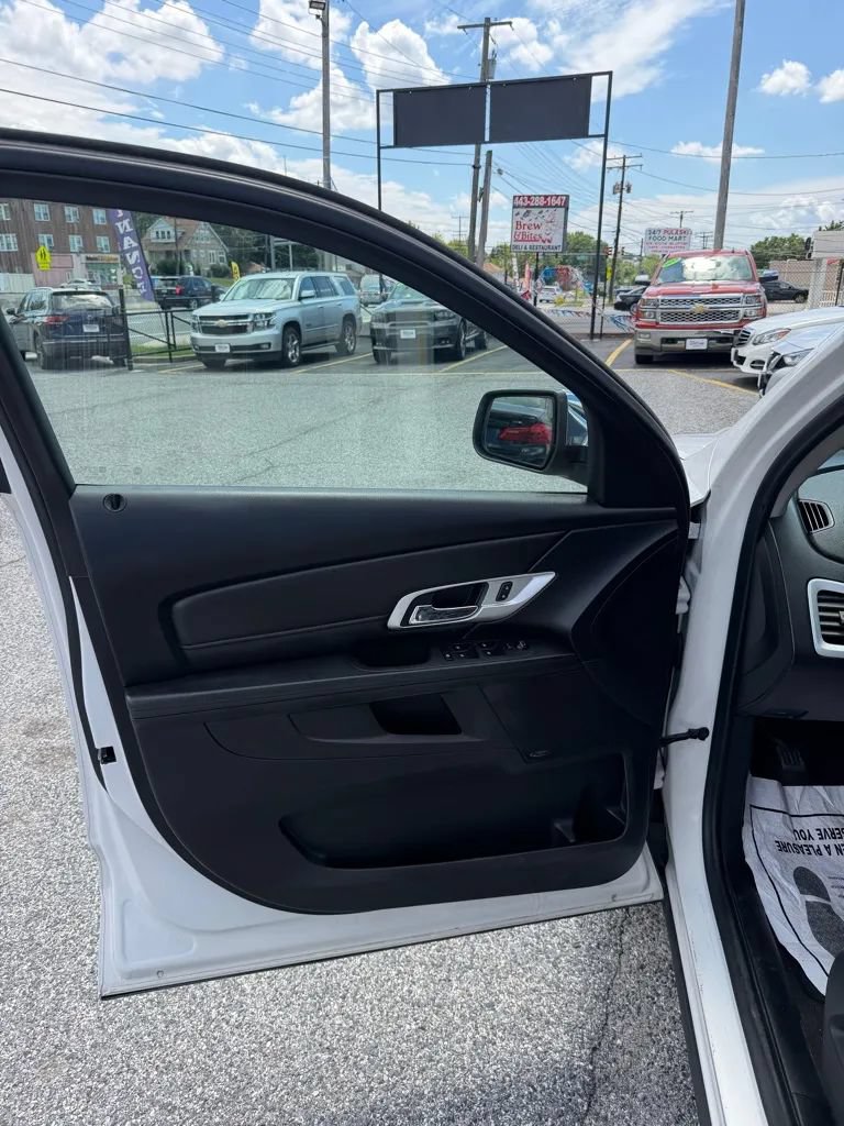 Used 2017 GMC Terrain SLT FWD image 11