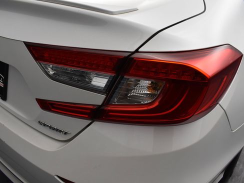 Used 2020 Honda Accord Sport image 7