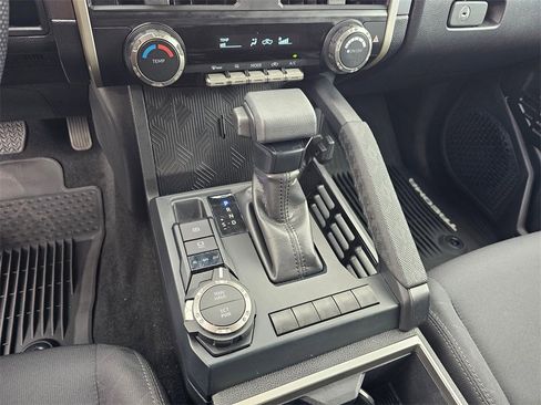 Used 2025 Toyota Tacoma SR5 image 29