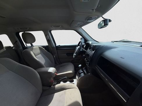 Used 2017 Jeep Patriot Sport w/ Power Value Group FWD image 10