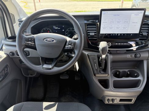 Used 2023 Ford Transit 350 XLT RWD image 5