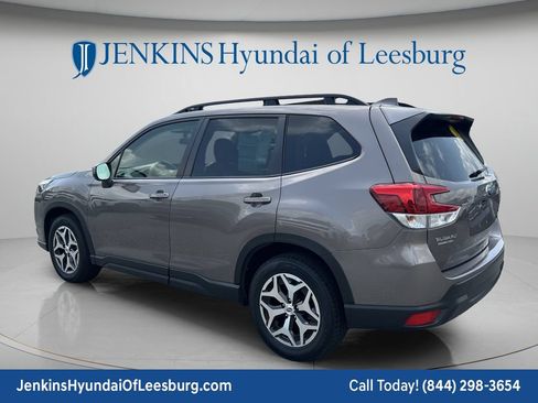 Used 2023 Subaru Forester Premium AWD/4WD image 7
