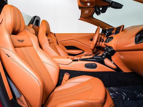 Used 2023 Aston Martin V8 Vantage Roadster RWD image 20