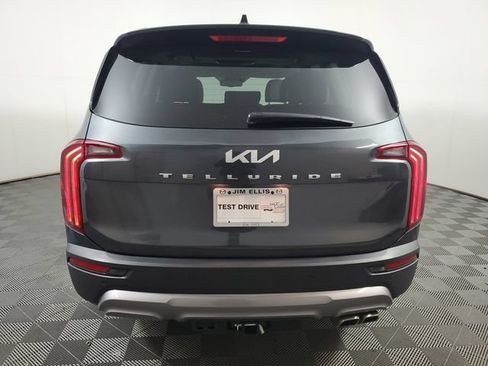 Used 2022 Kia Telluride EX w/ EX Premium Package FWD image 5
