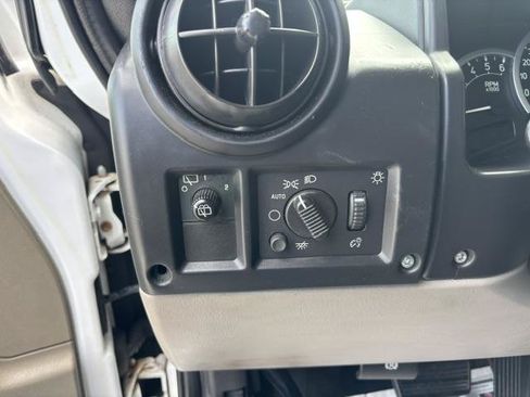 Used 2005 HUMMER H2 w/ Preferred Equipment Group AWD/4WD image 9