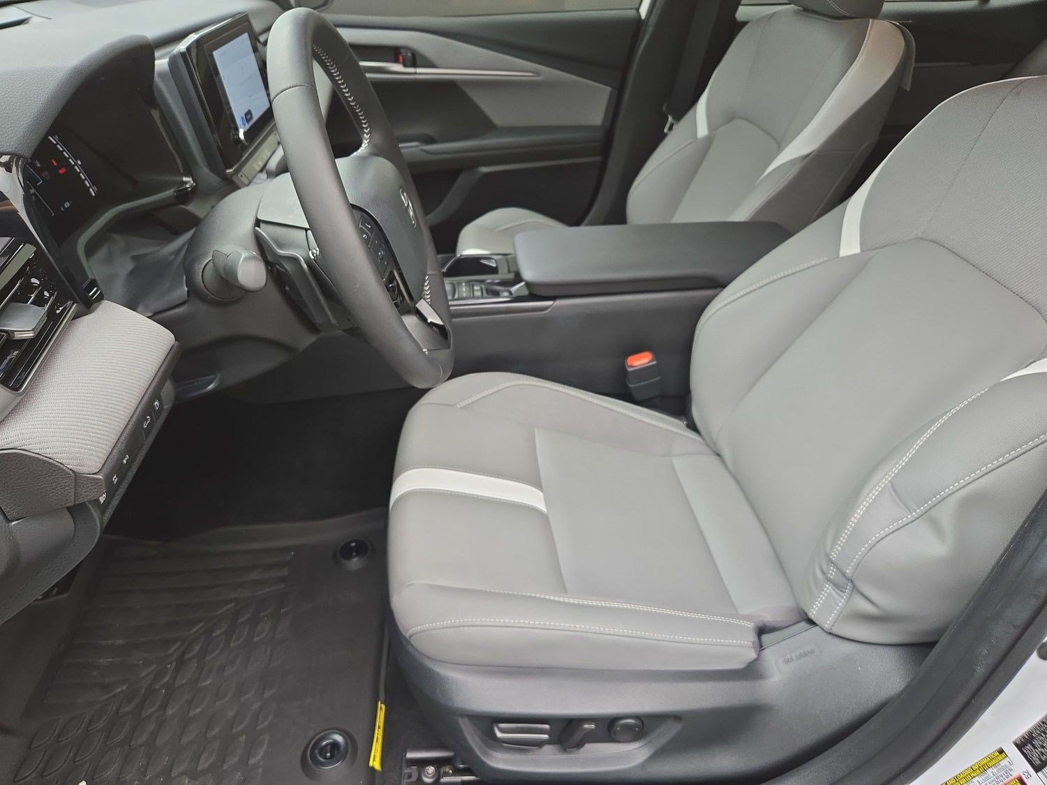 Certified 2025 Toyota Camry SE FWD image 15