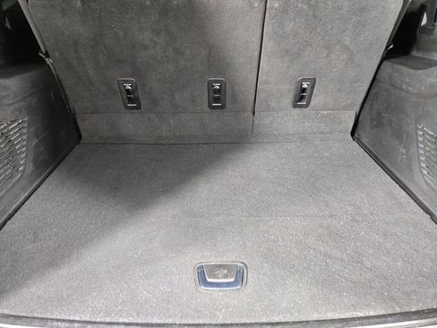 Used 2024 Chevrolet Suburban High Country AWD/4WD image 36