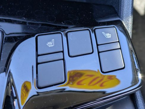 Used 2024 Kia Sportage EX image 28