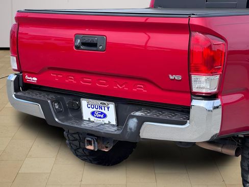 Used 2021 Toyota Tacoma SR5 image 40