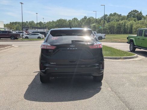 Used 2024 Ford Edge SEL AWD/4WD image 4