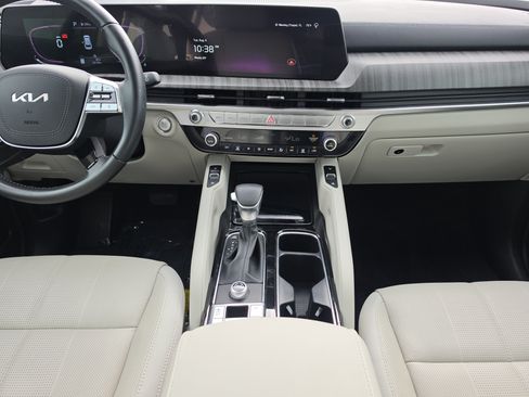 Certified 2024 Kia Telluride EX w/ EX Captain's Chair Package FWD image 14