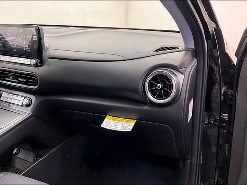 Used 2023 Hyundai Kona Limited FWD image 15