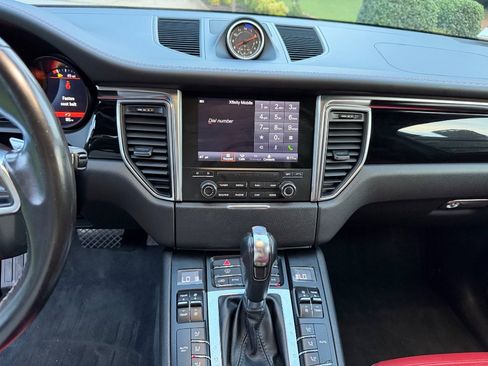 Used 2018 Porsche Macan S AWD/4WD image 15