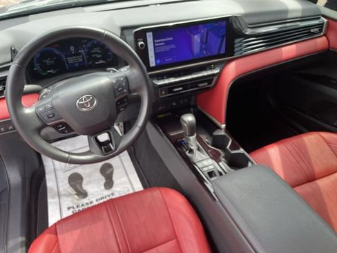 Used 2025 Toyota Camry XSE FWD image 16