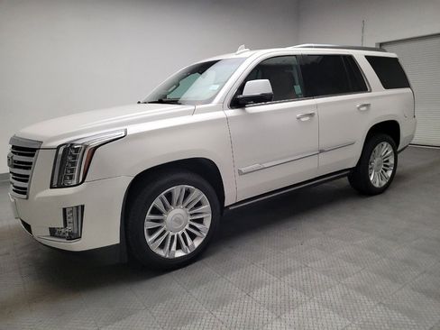 Used 2016 Cadillac Escalade Platinum image 2