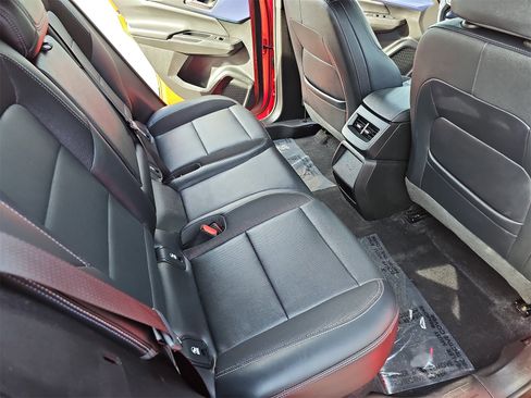 Used 2024 Chevrolet Equinox EV LT image 11