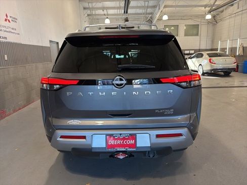 Certified 2025 Nissan Pathfinder Platinum image 4
