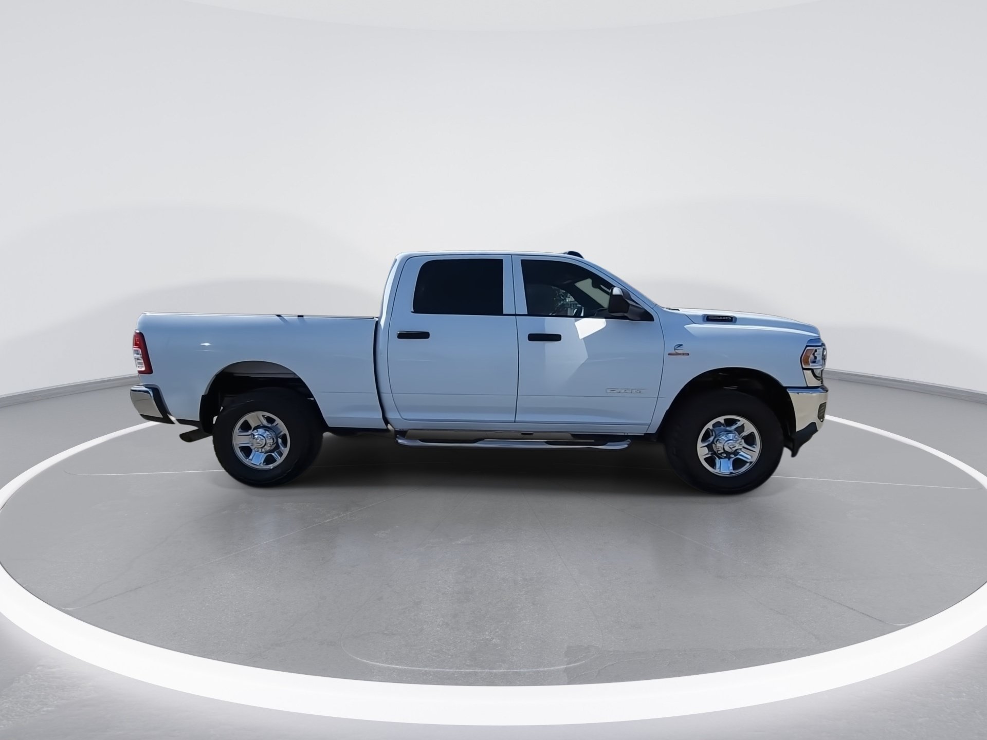 Used 2022 RAM 2500 Tradesman w/ Chrome Appearance Group AWD/4WD image 9