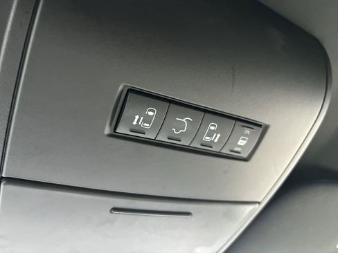 Used 2019 Dodge Grand Caravan SXT image 23