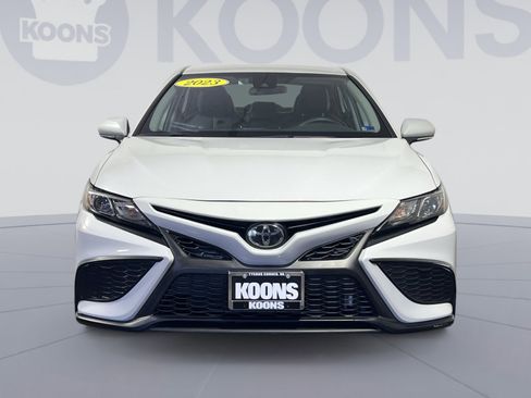 Used 2023 Toyota Camry SE image 11