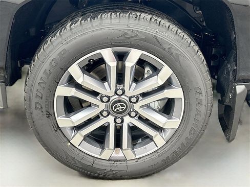 New 2025 Toyota 4Runner Limited image 8