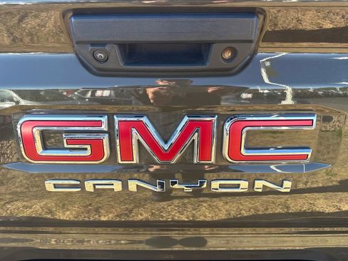 Used 2024 GMC Canyon Elevation w/ Convenience Package image 49