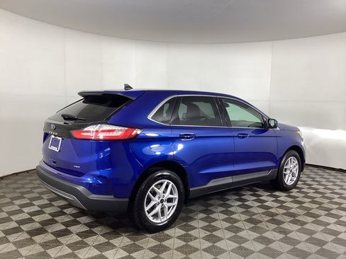 Used 2023 Ford Edge SEL w/ Convenience Package image 2
