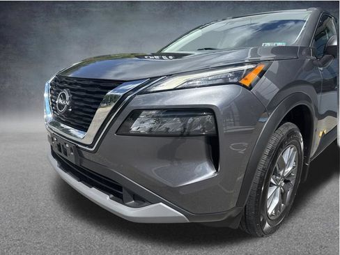 Used 2023 Nissan Rogue S AWD/4WD image 9