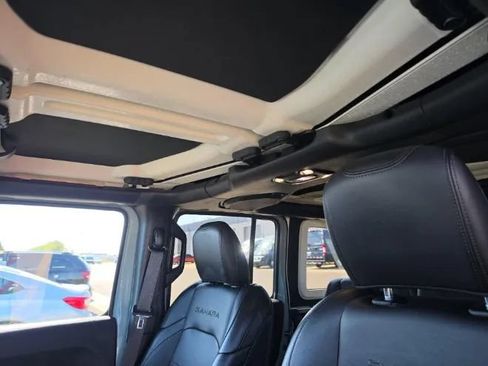 Used 2023 Jeep Wrangler Unlimited Sahara w/ Cold Weather Group AWD/4WD image 10