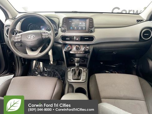 Used 2021 Hyundai Kona SE image 7