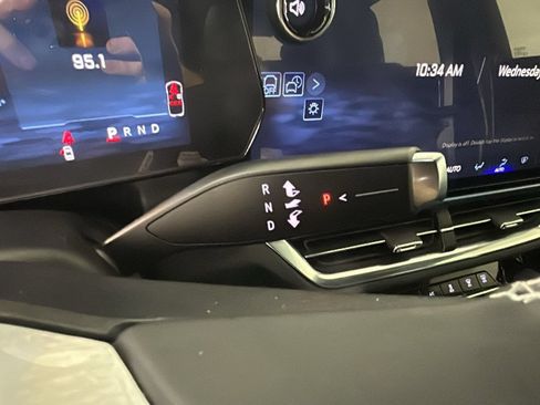 Used 2025 Chevrolet Equinox EV LT FWD image 24
