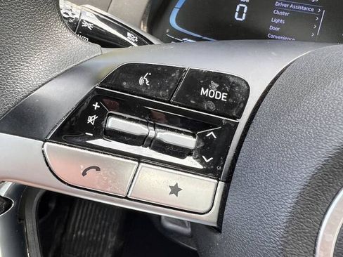Used 2024 Hyundai Elantra SE FWD image 20