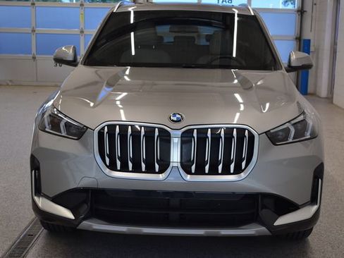 Used 2025 BMW X1 xDrive28i w/ Convenience Package AWD/4WD image 3