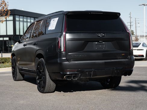 Used 2023 Cadillac Escalade V w/ LPO, ONYX Package image 8