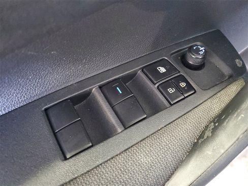 Used 2020 Toyota Corolla LE image 17