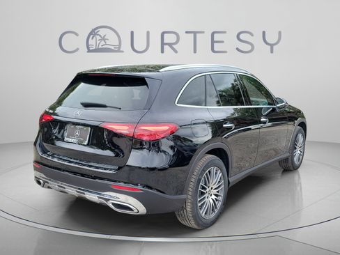 Certified 2026 Mercedes-Benz GLC 300 image 3