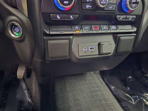 Used 2020 GMC Sierra 1500 Elevation w/ Elevation Value Package AWD/4WD image 27