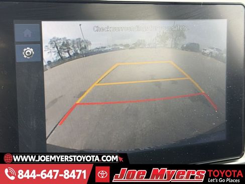 Used 2025 Hyundai Venue SEL image 18