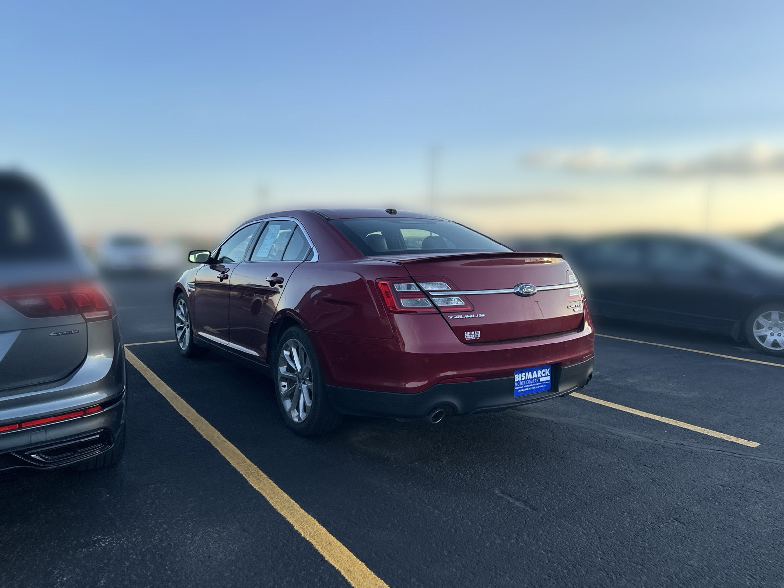 Used 2015 Ford Taurus Limited w/ Equipment Group 301A AWD/4WD image 4